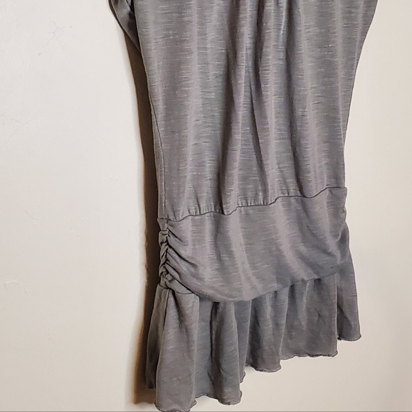 Light Gray Short Sleeve Tunic with Gathered Details - Picture 6 of 10